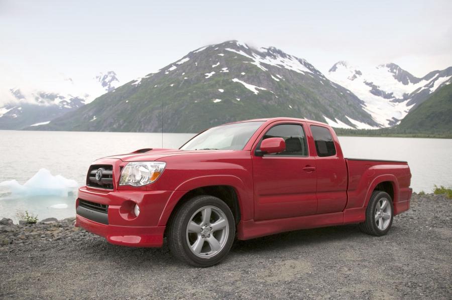 Toyota Tacoma X-Runner in Radiant Red '2005